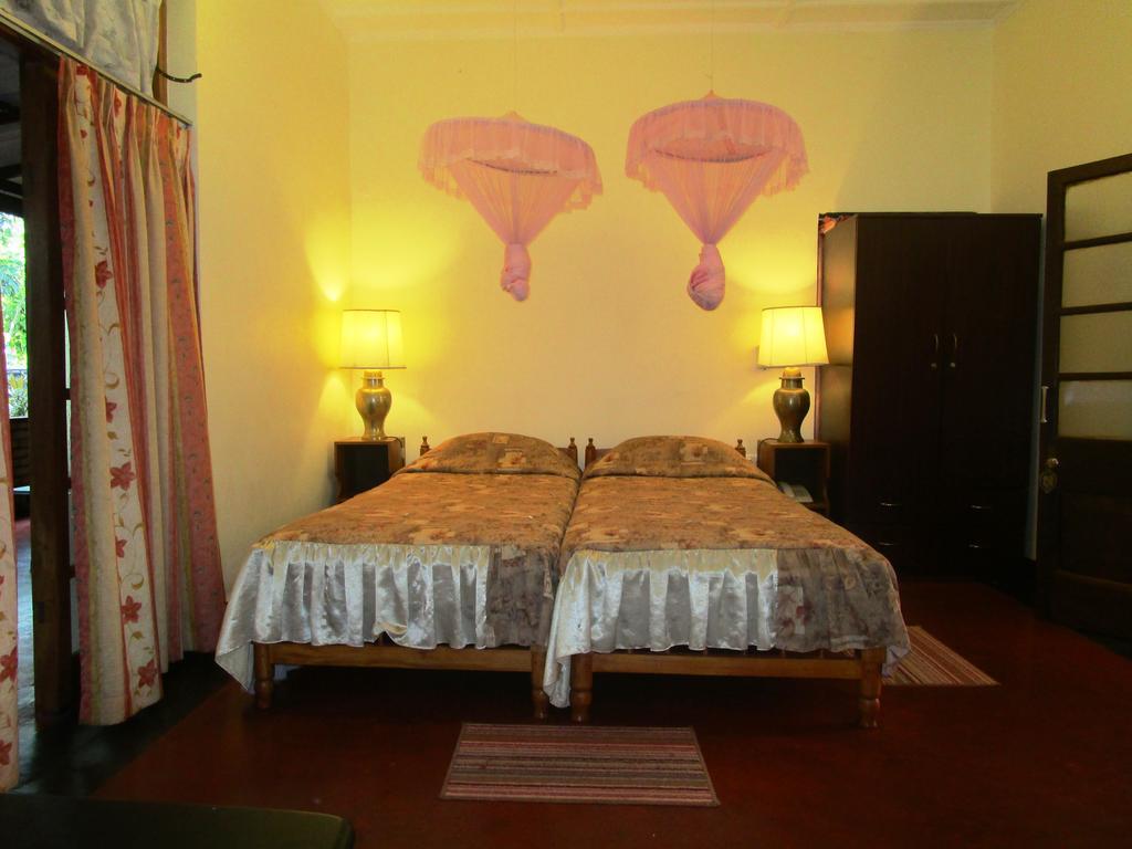 Hotel Shalini Anuradhapura Pokój zdjęcie
