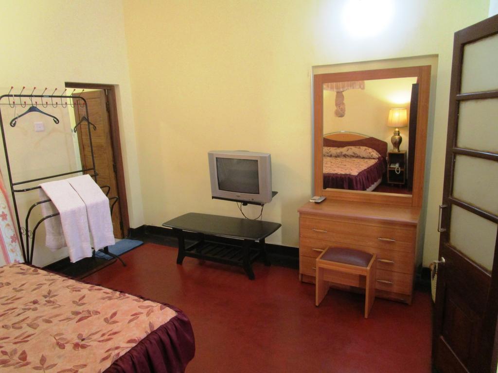 Hotel Shalini Anuradhapura Pokój zdjęcie