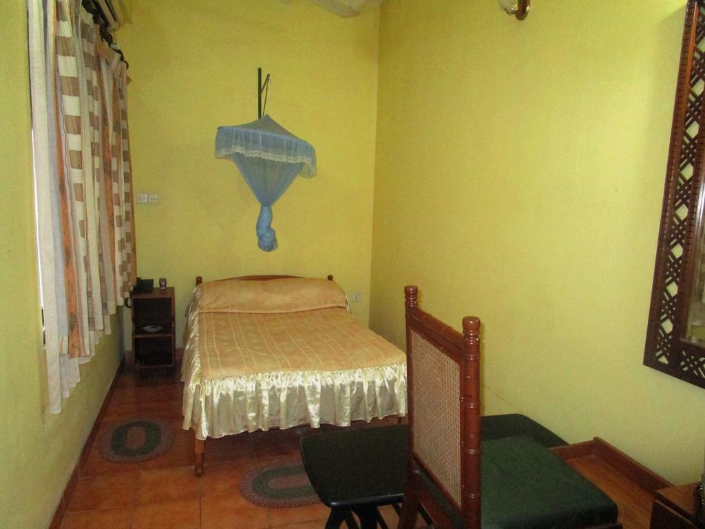 Hotel Shalini Anuradhapura Pokój zdjęcie