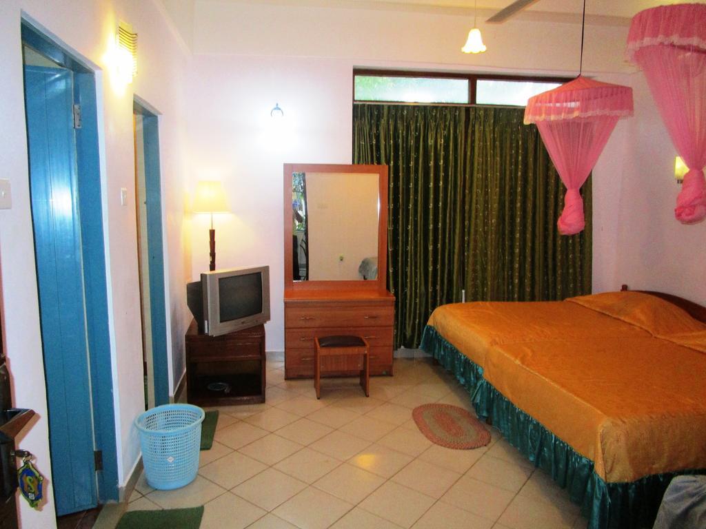 Hotel Shalini Anuradhapura Pokój zdjęcie