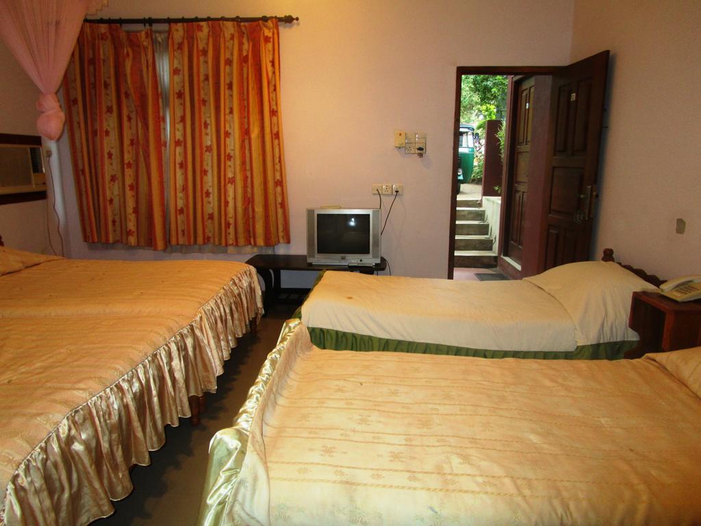 Hotel Shalini Anuradhapura Pokój zdjęcie