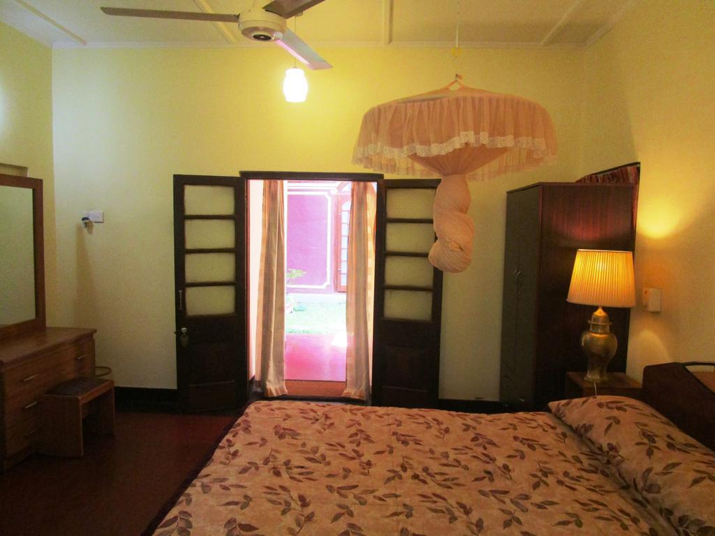 Hotel Shalini Anuradhapura Pokój zdjęcie