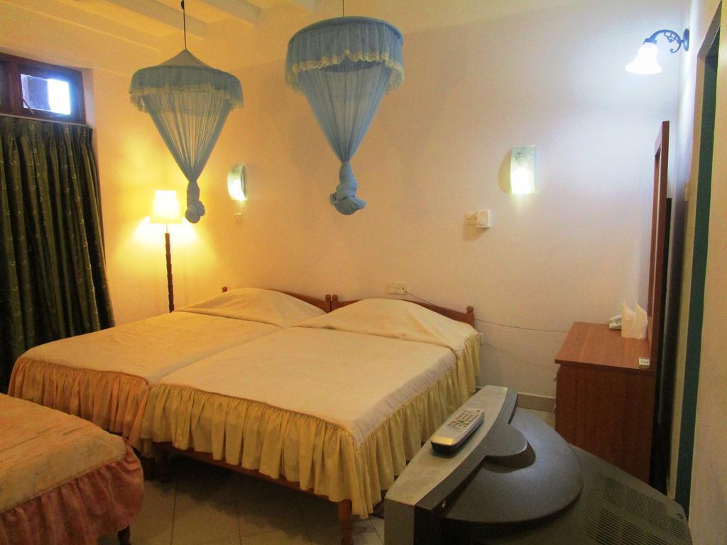 Hotel Shalini Anuradhapura Pokój zdjęcie