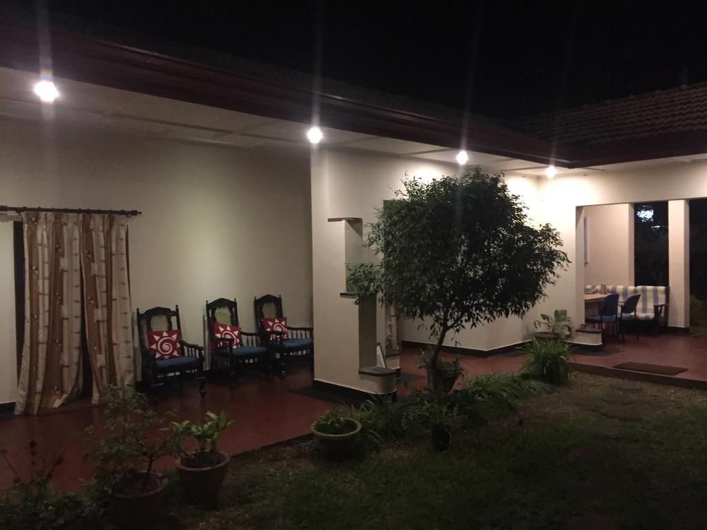 Hotel Shalini Anuradhapura Zewnętrze zdjęcie